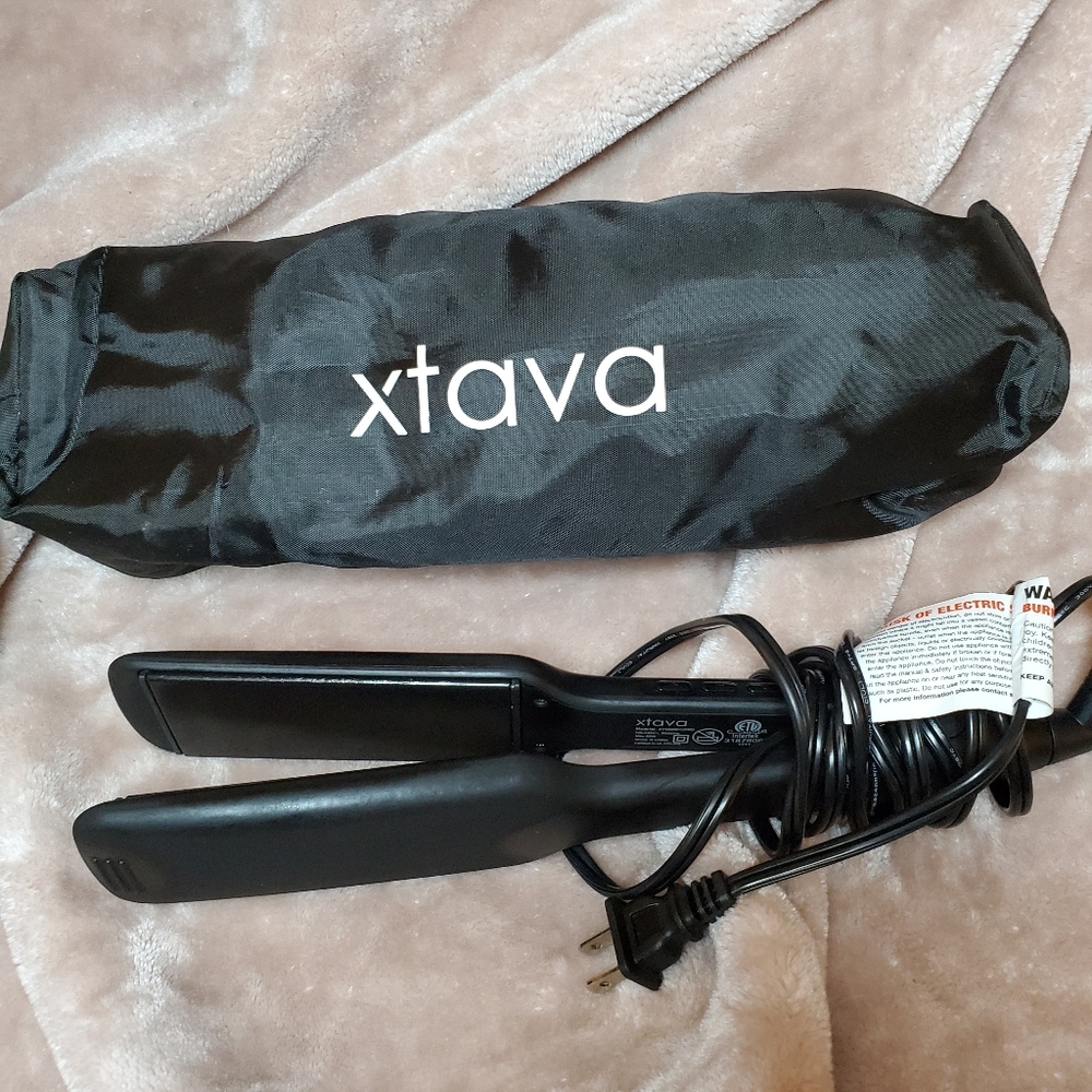 Xtava barely used extra wide Infrared Flat Iron